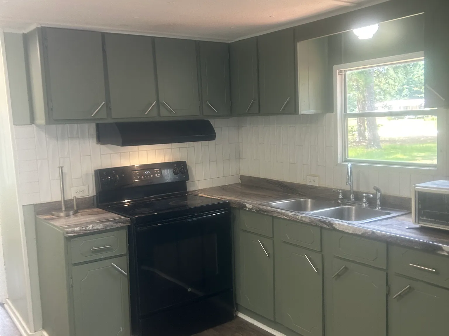 3 bed, 1.5 bath, $1,250 — Photo 4