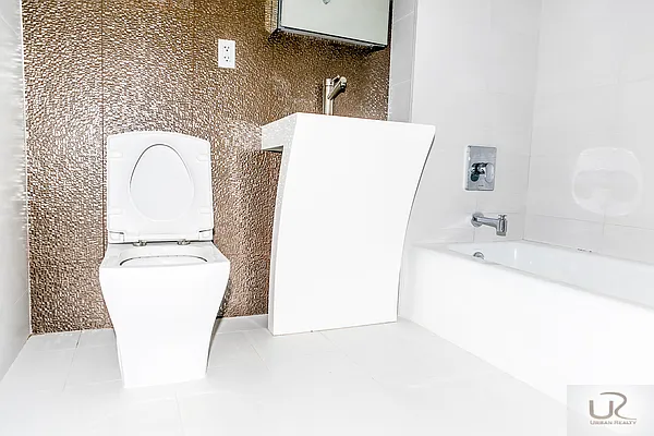 Rented by Urban Realty NYC | media 29