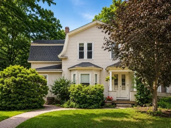 8 Church St #2, Ayer, MA 01432