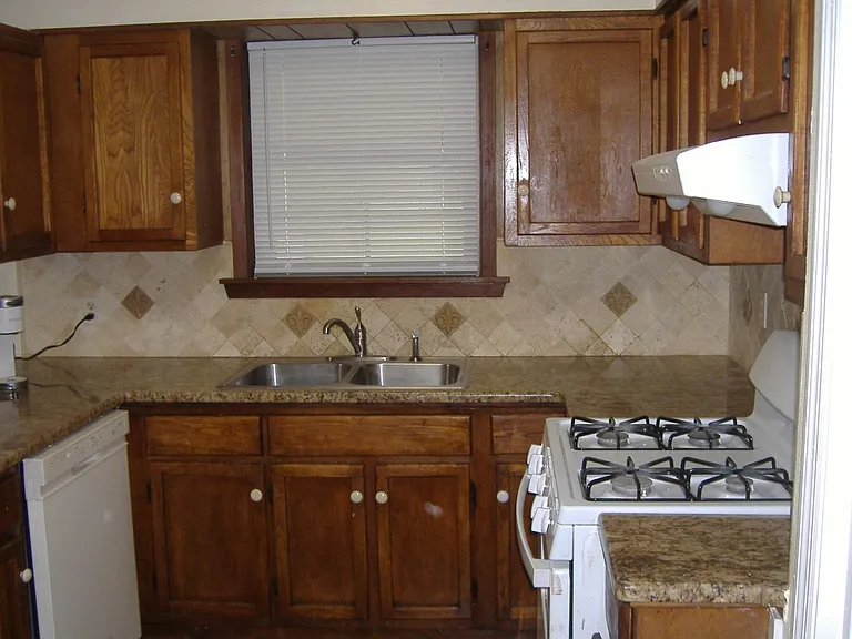 1228 Roundhill Dr — Photo 12