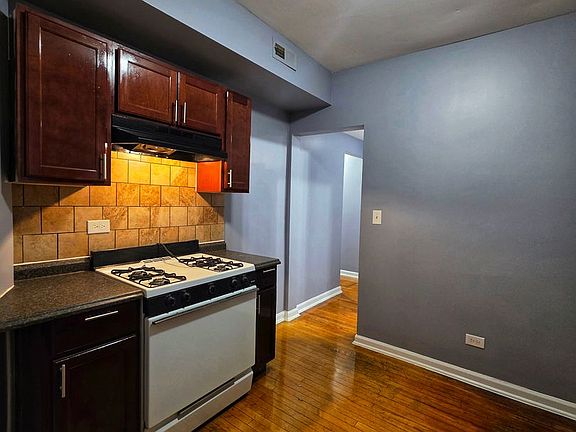 3rd image of 6355 S California Ave #1