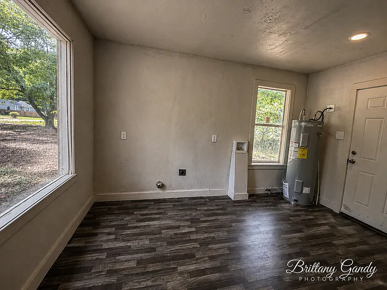 3826 Huston St — Photo 5