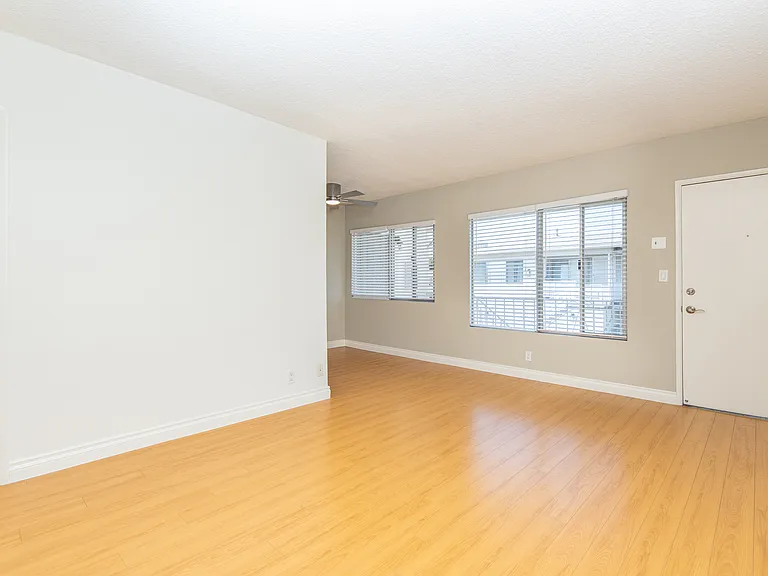 1724 Butler Ave #6 — Photo 2