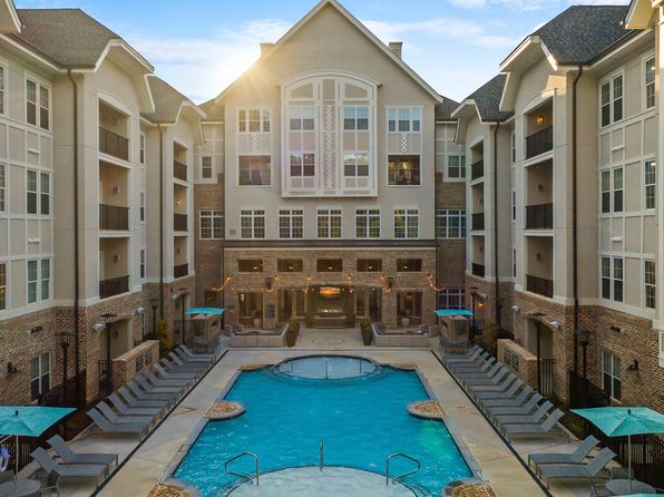 6004 Grandover Village Rd #302