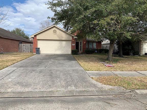 2nd image of 207 Flat Creek Ln