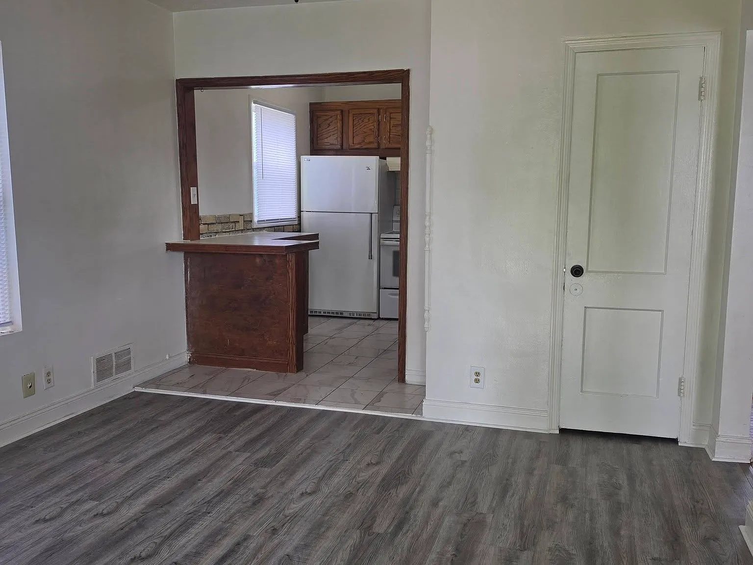 2 bed, 600 sqft, $1,300 — Photo 2