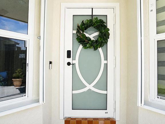 5th image of 249 SW 159th Avenue