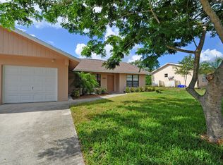 8082 SE Highpoint Way, Hobe Sound, FL 33455