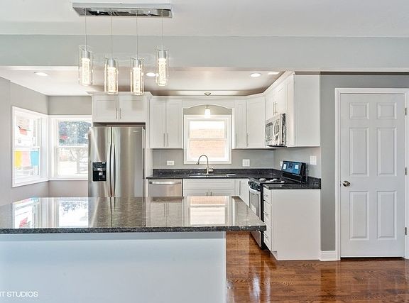 3rd image of 1016 S 31st Ave