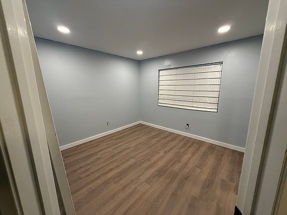 5th image of 1100 Newport Ave Unit 204