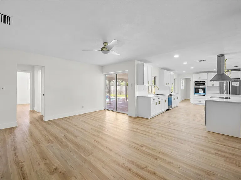 5700 Bayou Grande Blvd NE — Photo 10