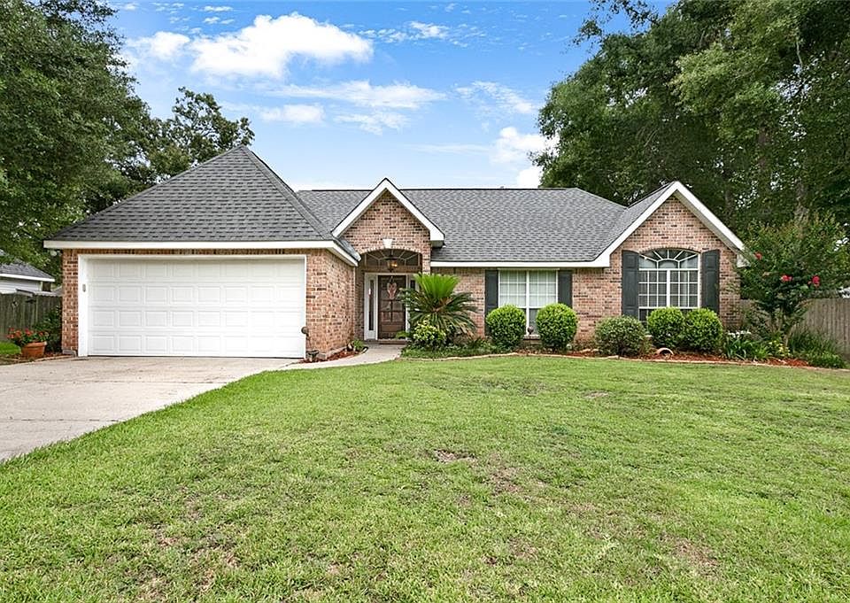 1st image of 127 Lazy Creek Dr