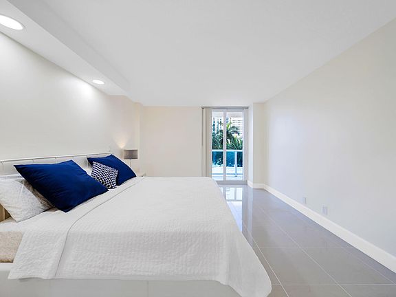 5th image of 100 Bayview Dr APT 231