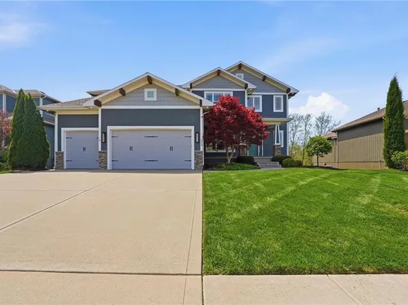 324 SE Mill Creek Dr, Lees Summit, MO 64063