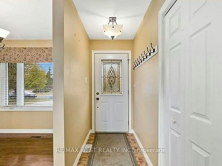 1252 Royal Dr #MAIN FL — Photo 3