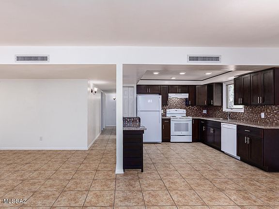 5th image of 3651 W Enfield Pl