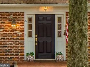 9 Glen Dr, Voorhees, NJ 08043