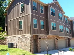 261 S Rolling Woods Way, Fayetteville, AR 72704