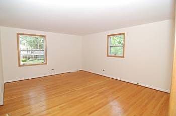 4th image of 915 N Carmel Dr