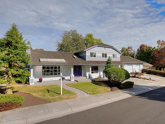 2nd image of 10124 NE 143rd St
