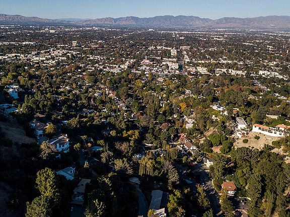 2nd image of 3680 Dixie Canyon Ave