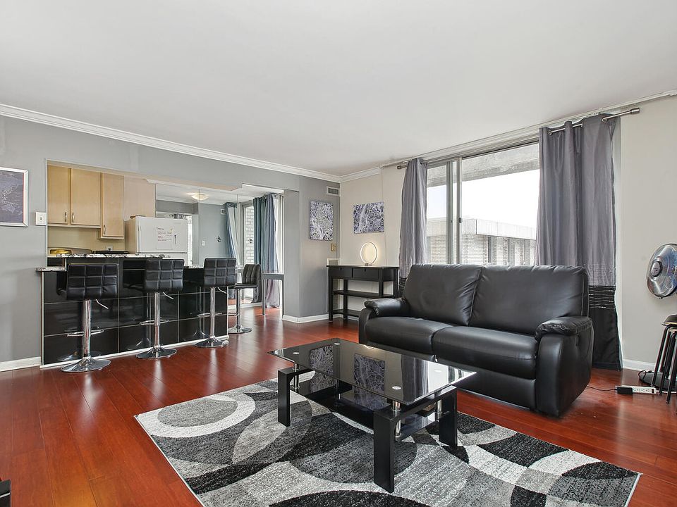 1st image of 950 25th St NW #1012