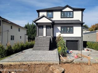 27 Utica St, Staten Island, NY 10309