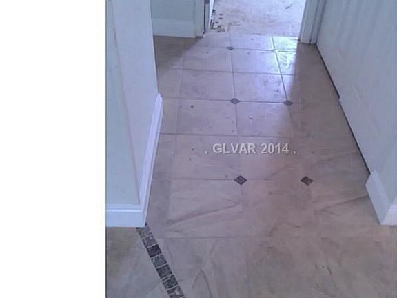 5th image of 4550 Carriage Park Dr