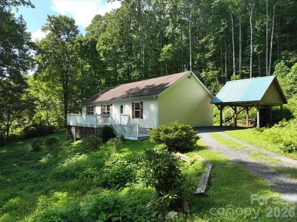 195 Banjo Branch Rd, Burnsville, NC 28714