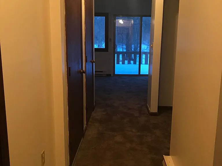 102 Newbury Hollow Ln — Photo 3