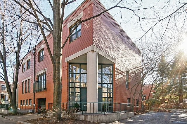 1st image of 641 W Willow St APT 201