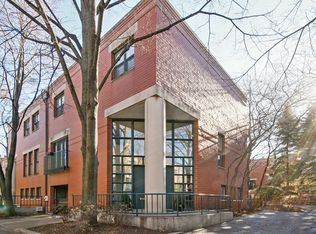 641 W Willow St APT 201, Chicago, IL 60614