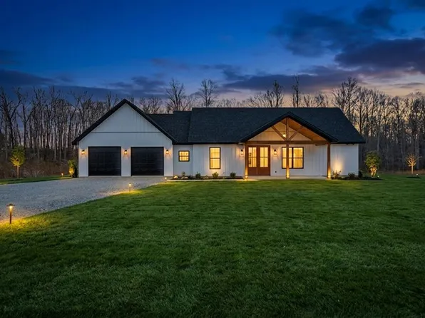 1468 Taylor Place Rd, Jamestown, TN 38556