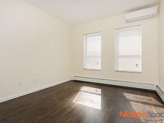 4th image of 1427 Astoria Blvd #3