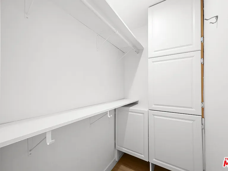 244 S Almont Dr — Photo 19
