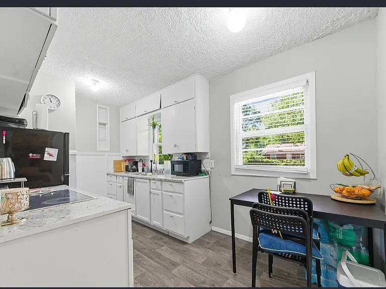 1227 E Alturas Ave — Photo 11