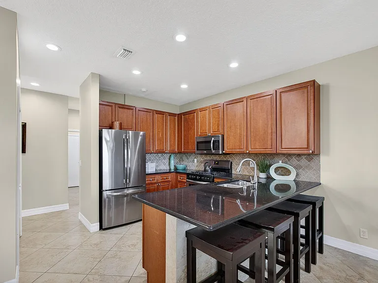 8400 Heritage Club Dr — Photo 17