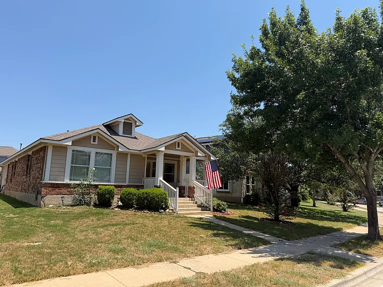 1407 Colorado Bend Dr — Photo 2