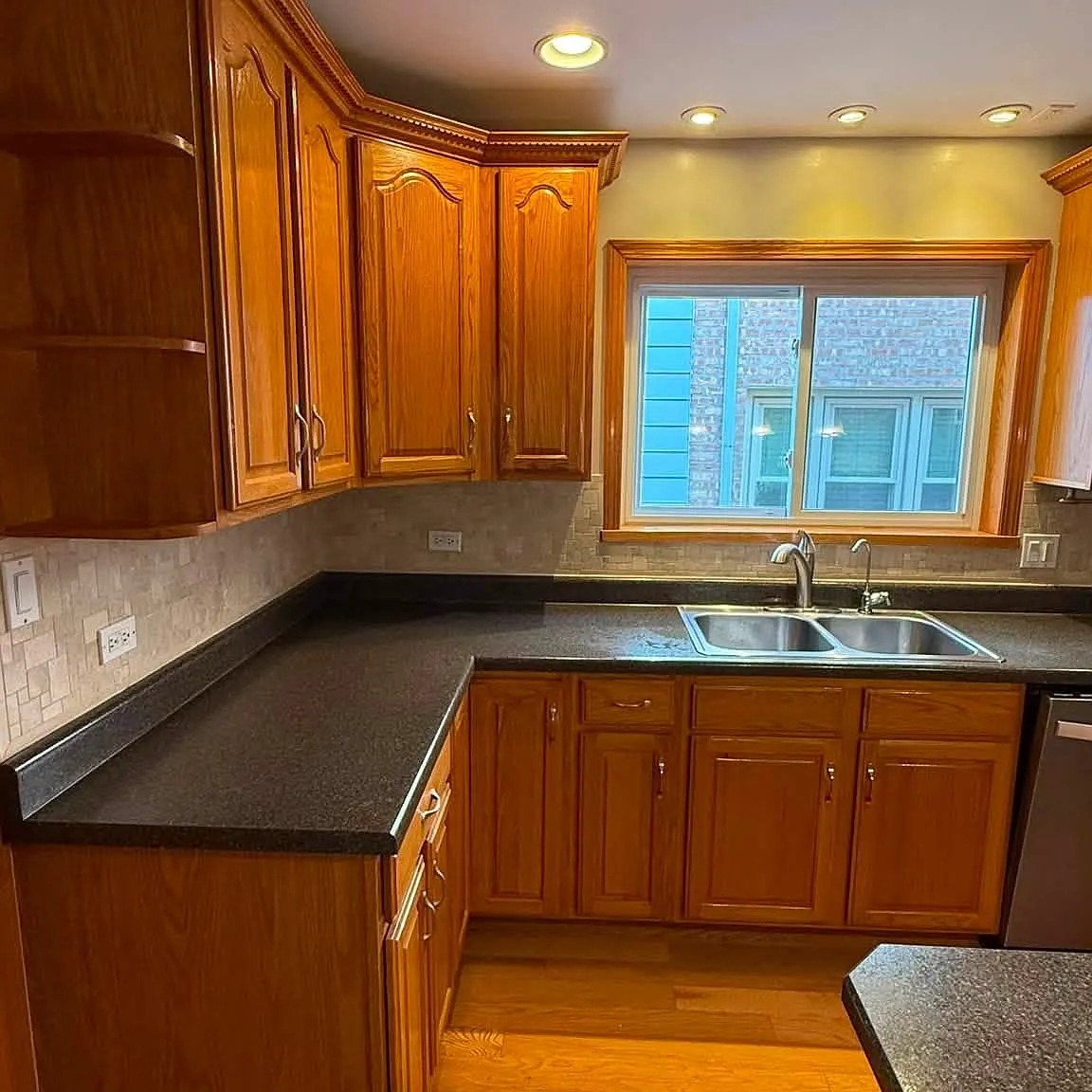 3 bed, 1200 sqft, $2,100 — Photo 1
