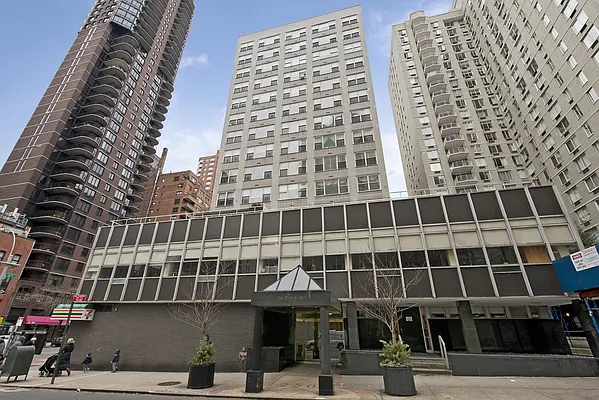 Sold by Nest Seekers International | media 26