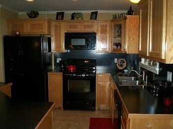 4th image of 141 Crocker Ln