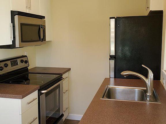 4th image of 1545 Fawcett Ave APT 10