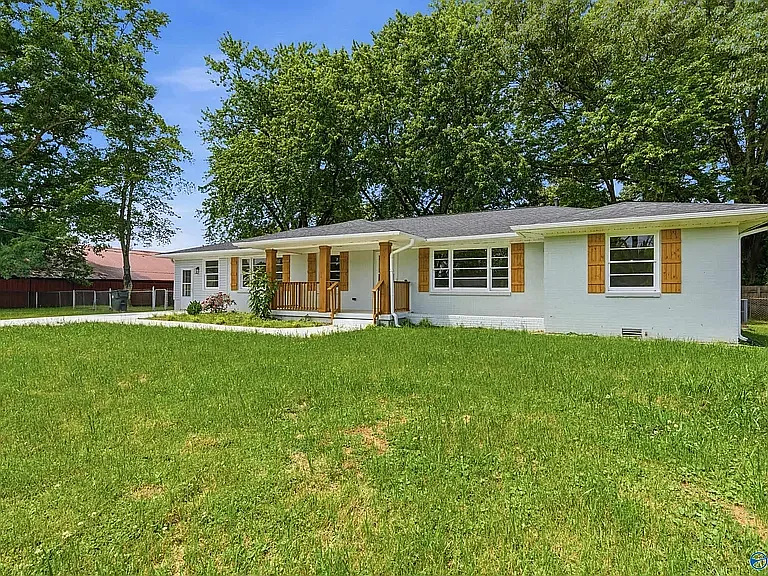 4 bed, 1970 sqft, $1,850 — Photo 2
