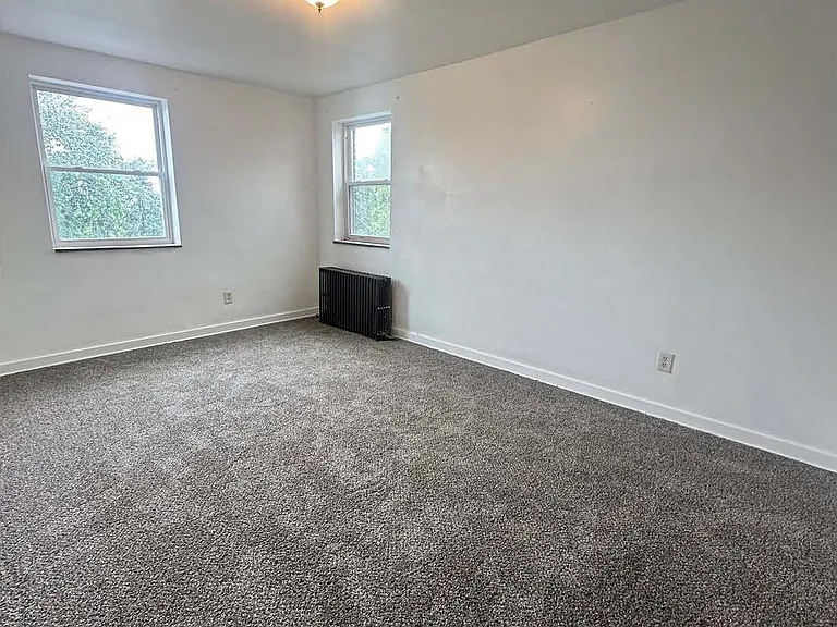 1680 Skyline Dr #18 — Photo 1
