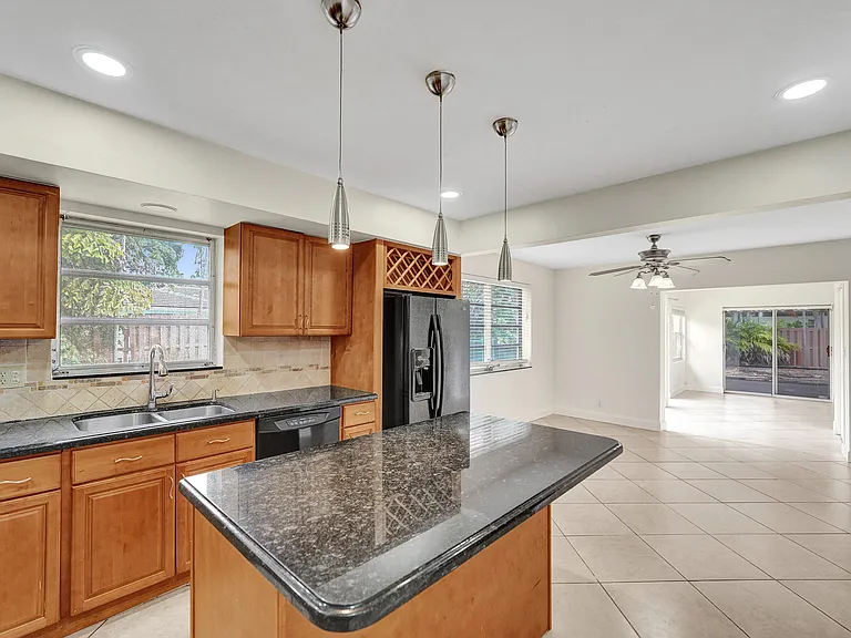 4721 Sarazen Dr — Photo 18
