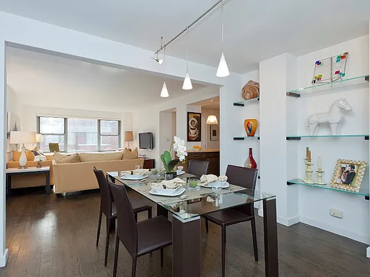 Sold by Sotheby's International Realty | media 1