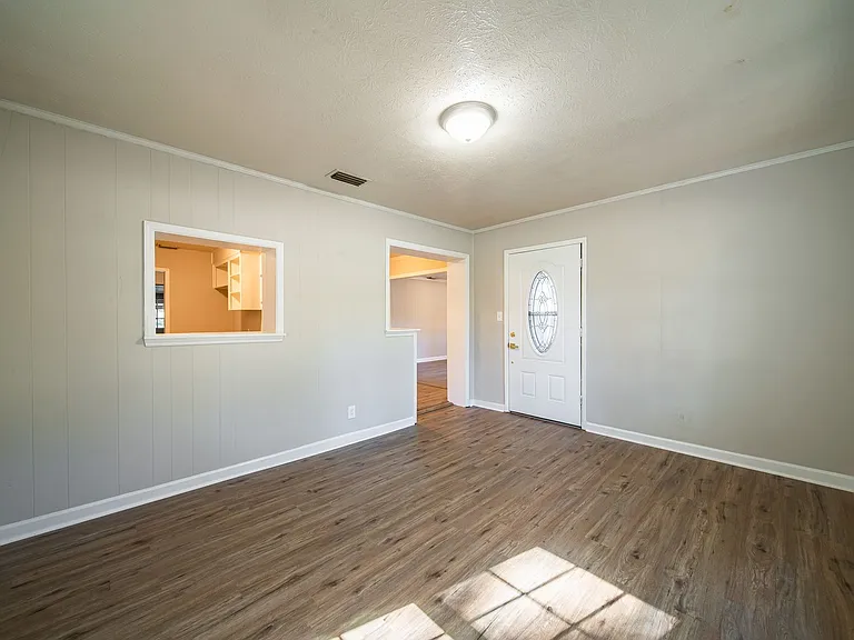 2333 Bruce Ave — Photo 11