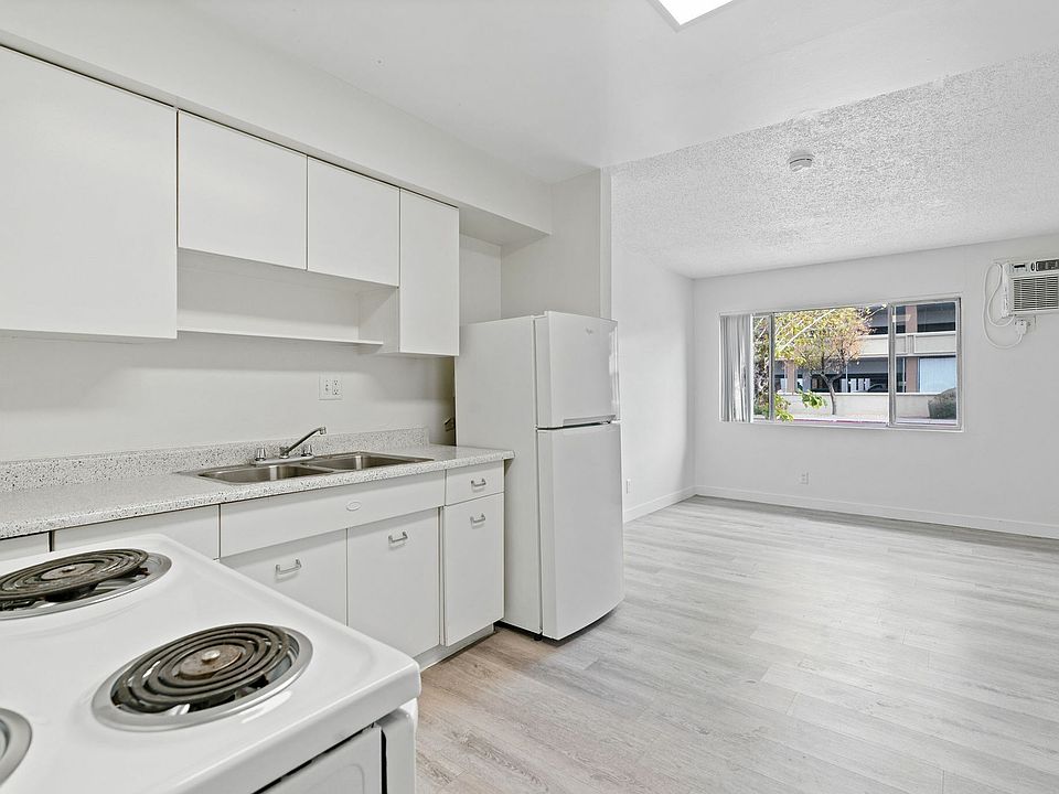 KingswayApartments-CopyrightEdgarLara2021(24of30)