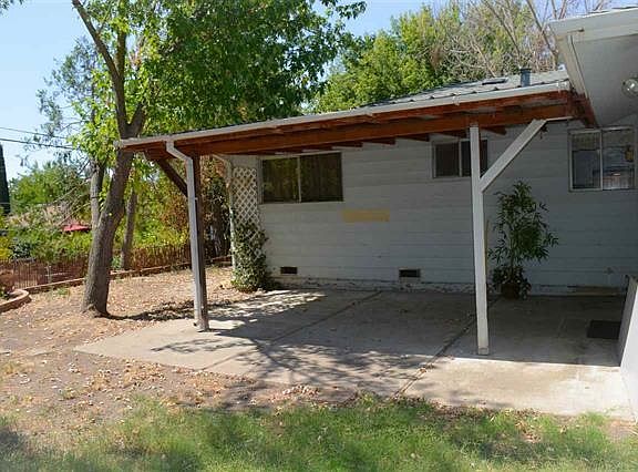 5th image of 447 Raymond Dr