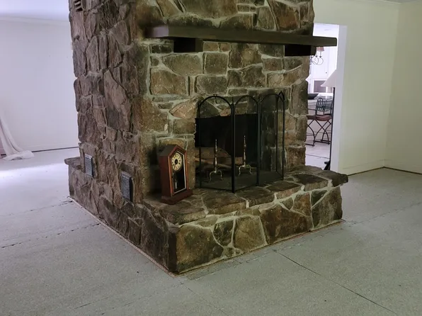 244 Rattlesnake Spring Rd, Sewanee, TN 37375